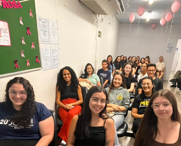 Setenta alunos do curso de Farm�cia fazem coleta de medula �ssea na Funda��o Hemominas
